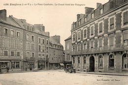 Fougères - La Place Gambetta - Le Grand Hôtel Des Voyageurs - Fougeres