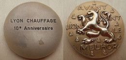 DA-071 Médaille Bronze Signée J.Ravel Dess; Edit A Augis Gravée Au Dos  LYON Chauffage 10e Anniversaire0 - Brons