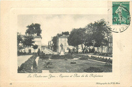 La Roche Sur Yon - Le Square Et Rue La Préfecture - La Roche Sur Yon