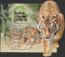 Malaysia 2022-2 Endangered Wildlife M/S MNH Tiger Zodiac Unusual (shape, Varnish?) - Malasia (1964-...)