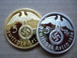 Set Of 5 Reichsmark Coins Gold And Silverplated 40 Mm Each (in Protective Plastic Case) - 5 Reichsmark