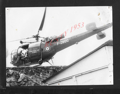 AVIATION MILITARIA PHOTO ORIGINALE MILITAIRE 24 X17,5  HÉLICOPTÈRE POMPIERS ( POMPIER ) DE PARIS EN MISSION PETIT TROUS - Pompiers