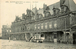 St Quentin * Vue Sur La Gare * Ligne Chemin De Fer * Automobile Camionnette Ancienne - Saint Quentin