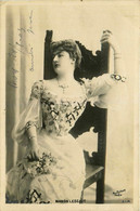 MANON LESCAUT * Carte Photo * Artiste Spectacle Music Hall Cabaret Théâtre * Photo REUTLINGER - Artiesten