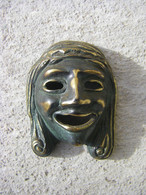 Petit Masque En Bronze; - Brons