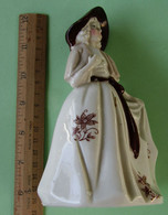 Vintage Figurine Victorian/Frontier Woman 8 X 15 Cm - Very Rare. Collectible - Personajes