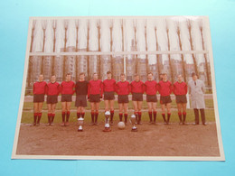 VOETBALPLOEG ( Antwerpen / KIEL / Hoboken ) Te Identificeren SEIZOEN 1969 April ( Zie Scans ) Formaat 18 X 24 Cm.! - Autographes