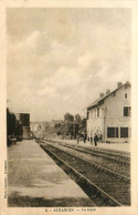 Auzances * Vue Sur L'intérieur De La Gare * Ligne Chemin De Fer - Auzances