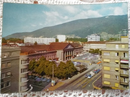 CPM. BIEL - BIENNE - SUISSE - PLACE DE LA GARE - Animée Automobiles Vintage - JEANNERET DANNER ED. - Bienne