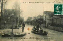 Maisons Alfort * Alfort * La Rue Des Deux Moulins Vers Sept Arbres * Barque Sauvetage * Inondations Janvier 1910 * Crue - Maisons Alfort