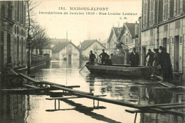 Maisons Alfort * Alfort * La Rue Louise Lesieur * Sauveteurs En Barque * Inondations Janvier 1910 * Crue - Maisons Alfort
