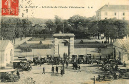 Maisons Alfort * Alfort * L'entrée De L'école Vétérinaire * Automobile Voiture Ancienne - Maisons Alfort