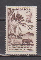 MADAGASCAR        N°  YVERT  : 319  NEUF AVEC  CHARNIERES      ( Charn  4 /50  ) - Neufs