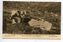 LESOTHO BASUTOLAND Le Sommeil Du Missionnaire Et Son Guide Dans La Brousse  1930  / D02 2015 - Lesotho