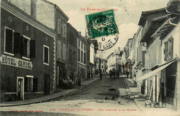 Monclar De Quercy * La Rue Montant à La Mairie * Hôtel GARDEL * Commerces Magasins - Autres & Non Classés