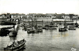 La Turballe * Vue Sur Le Port * Bateau Pêche LA MARIE JOSEPHE * Pêcheurs - La Turballe