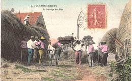 Carte POSTALE  Ancienne De   LA VIE Aux CHAMPS - Le Battage Des Blés - Vari