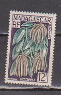 MADAGASCAR        N°  YVERT  : 334  NEUF AVEC  CHARNIERES      ( Charn  4 /50 ) - Nuevos