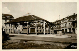 Moissac * Le Marché , Place Ste Blanche * Les Halles - Moissac