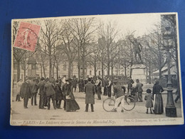 PARIS LES LUTTEURS DEVANT LA STATUE DU MARECHAL NEY - Standbeelden