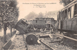 Gare De BERNAY (10 Septembre 1910) - Déraillement Du Train Express De Cherbourg - N'3 Le Wagon Poste - Bernay