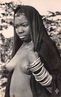 CPA MOYEN CONGO REGION DE LOANGO JEUNE FILLE TCHICOMBI (FILLE AUX SEINS NUS - Autres & Non Classés