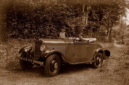 16175"PEUGEOT ENTRE 1900 ET 1940-LA PHOTO EST UNE IMPRESSION RECENTE D'UN LABORATOIRE PHOTO PROFESSIONEL-Cm. 10 X 15 - Auto's