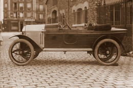 16177"PEUGEOT ENTRE 1900 ET 1940-LA PHOTO EST UNE IMPRESSION RECENTE D'UN LABORATOIRE PHOTO PROFESSIONEL-Cm. 10 X 15 - Automobiles