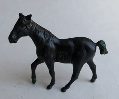 FIGURINE PUBLICITAIRE LA ROCHE AUX FEES 70's LA FERME - CHEVAL - PAS DUNKIN - Paarden