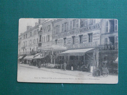 CPA FONTAINEBLEAU BAZAR HOTEL DE VILLE ET NOUVELLES GALERIES REUNIES 1906 ANGLES LEGEREMENT ARRONDIS TTB ETAT - Fontainebleau