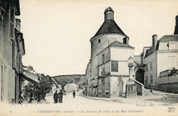 10999 Cpa 89 Vermenton - La Justice De Paix Et La Rue Nationale - Vermenton