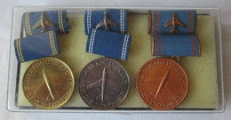DDR Medaille Für Treue Dienste In D. Zivilen Luftfahrt In Bronze - Gold (141924) - GDR