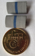 DDR Medaille Hervorragende Leistungen Metallverarbeitende Industrie 262 (117460) - GDR