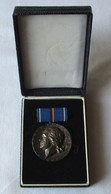 DDR Abzeichen Lessing-Medaille 1972-1974 Bartel III Nr. 787f (117522) - GDR
