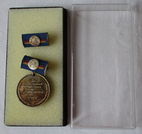 DDR Medaille Für Hervorragende Leistungen Im Finanzwesen Bartel 292 A (153643) - DDR