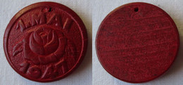 Sehr Frühes DDR Holz Abzeichen Medaille 1. Mai 1947 (122392) - RDA