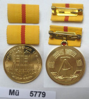 Seltene DDR Medaille Für Hervorragende Leistungen In Der Chemischen Industrie - DDR