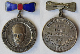 DDR Karl Liebknecht Medaille Ruhm & Ehre Unseren Besten Friedenskämpfer (108790) - RDT