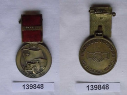 DDR Medaille "Ausgezeichneter Kraftfahrer Der 100000 Km Bewegung" (139848) - Duitse Democratische Republiek