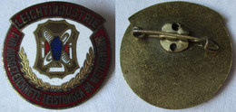 DDR Medaille Für Ausgezeichnete Leistungen Im Wettbewerb Leichtindustrie(121593) - RDA
