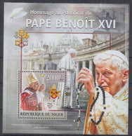 G11. Niger MNH 2013 Pope Benedict XVI - Papi