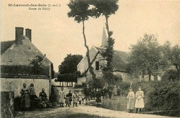 St Laurent Des Bois * La Route De Poisly * Abreuvoir * Villageois - Autres & Non Classés