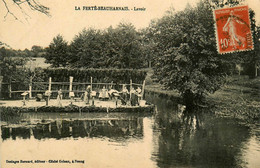 La Ferté Beauharnais * Vue Sur Le Lavoir * Laveuses Lavandières - Autres & Non Classés