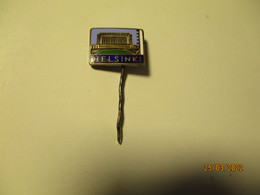 FINLAND HELSINKI PARLIAMENT BUILDING VINTAGE PIN BADGE  ,0 - Administrations