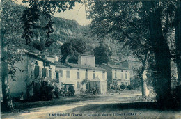 Larroque * La Grande Place Et Hôtel CARRAT * Balance Poids Public Bascule - Sonstige & Ohne Zuordnung