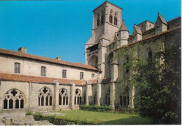 LA CHAISE DIEU Abbaye Le Cloitre - La Chaise Dieu
