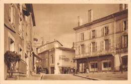 24-THIVIERS- PLACE DU CHAPEAU ROUGE - Thiviers