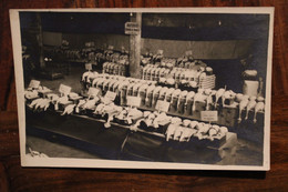 Carte Photo 1920's Commerce Volaille Halles Marché De Gros Boucher Volailler - Hallen