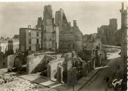 SAINT MALO EN RUINES RUE SAINT VINCENT PLACE CHATEAUBRIAND ET LA CATHEDRALE 1947 - Saint Malo