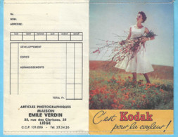 Pochette Photo Kodak "MAISON Émile VERDIN, Rue Des Clarisses-LIÈGE-Jeune Fille Et Son Bouquet Fleurs Des Champs-+/-1950 - Other